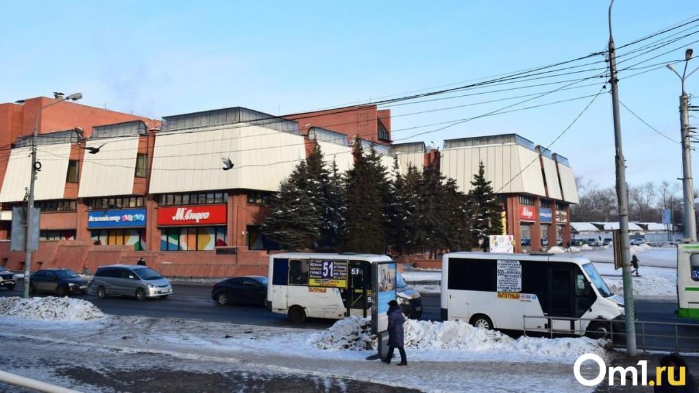 Глава дептранса рассказал, почему в Омске решили продать пассажирские маршрутки