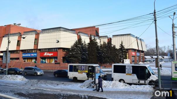 Глава дептранса рассказал, почему в Омске решили продать пассажирские маршрутки