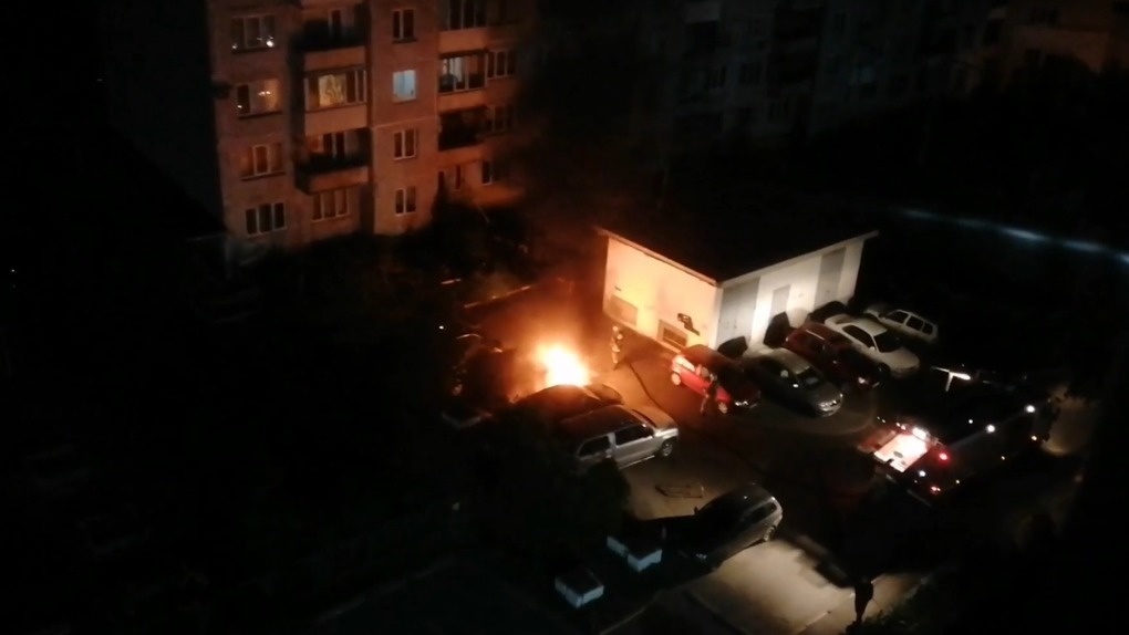 «Поджигатели-патриоты»: в Омске сожгли очередную иномарку