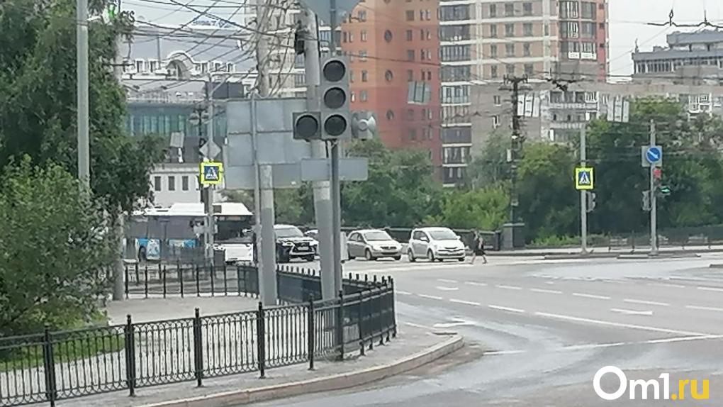 В центре Омска из-за отключения электричества не работают светофоры