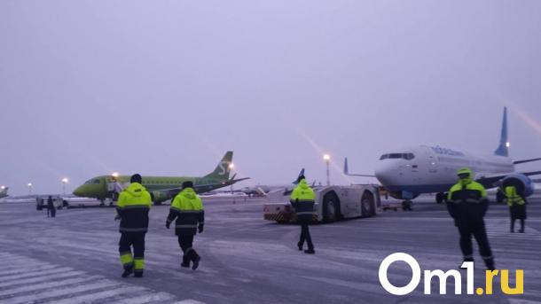 Полёт прерван: самолёт Boeing 777 экстренно сел в Новосибирске