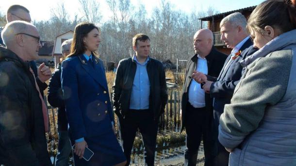 Омские власти встретились с владельцами подтопленных участков в Осташково