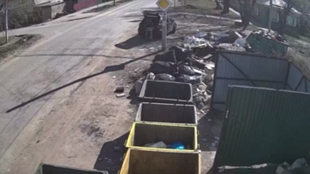 Факты незаконного сброса мусора в Омске фиксируют камеры наблюдения на санплощадках