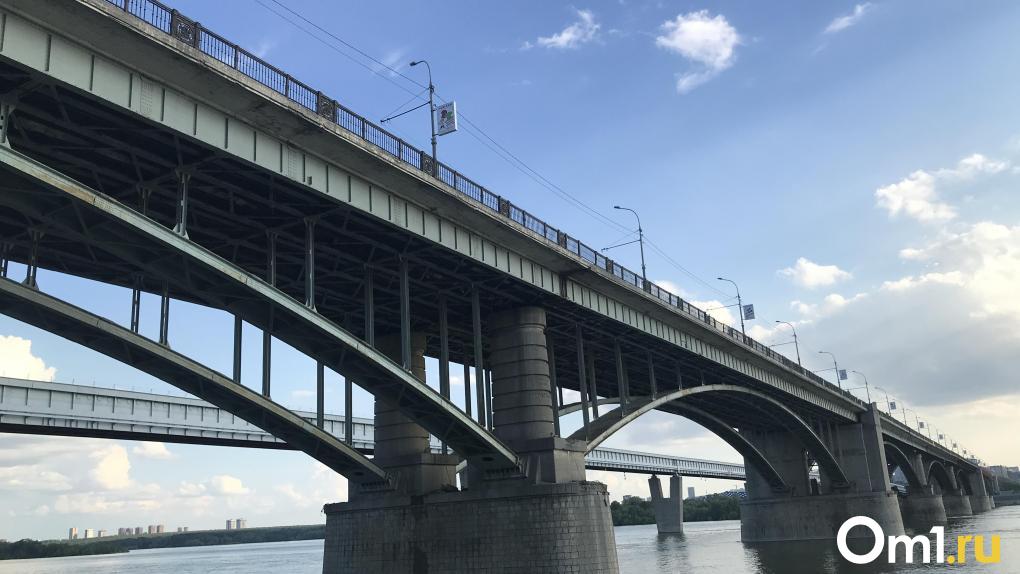 И.о. мэра Клемешов раскритиковал ремонт и пробки на Октябрьском мосту