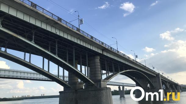 И.о. мэра Клемешов раскритиковал ремонт и пробки на Октябрьском мосту