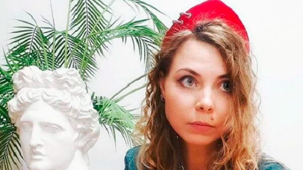«Подозреваю, что изменилась за 13 лет»: депутат Пирогова прокомментировала фото с ориентировки в розыск