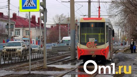 В Омске трамвай сошёл с рельсов