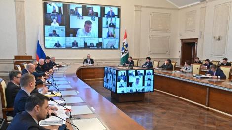 Губернатор Андрей Травников потребовал усилить меры по предотвращению пожаров в регионе