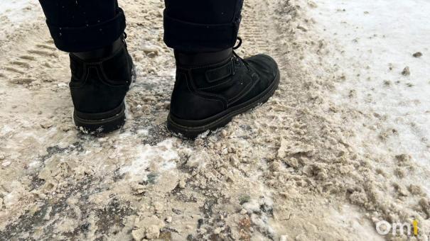 В Омске нашли 700 незаконных сугробов