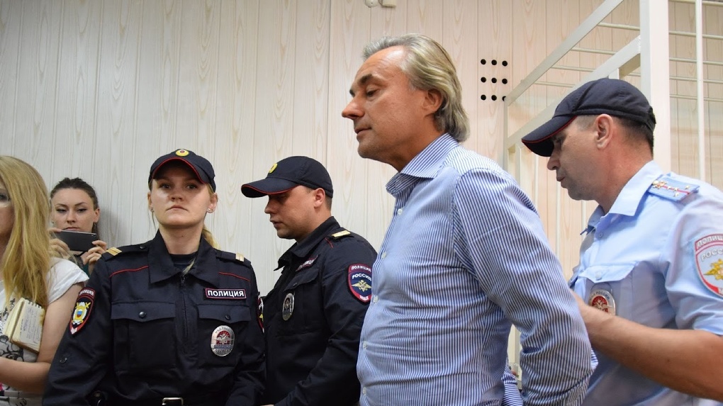 «Странный и жуткий приговор»: омский экс-банкир Мацелевич посочувствовал экс-депутату Калинину