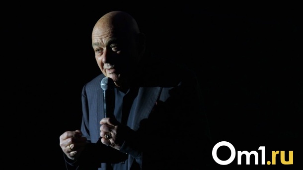 Владимир Познер приехал в Омск на премьеру фильма о возвращении «Авангарда»