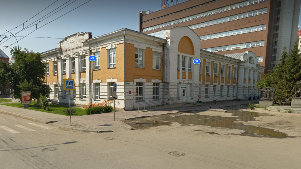 Историческую поликлинику СССР капитально отремонтируют в центре Новосибирска