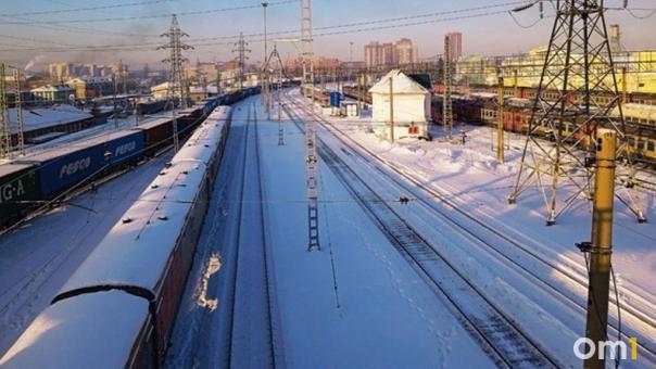 Под вагоном поезда: появились подробности попадания омского подростка под состав