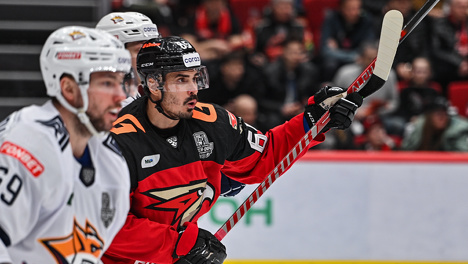 «Авангард» позволил «Металлургу» отыграться с 3:0, но всё равно выиграл вторую игру серии