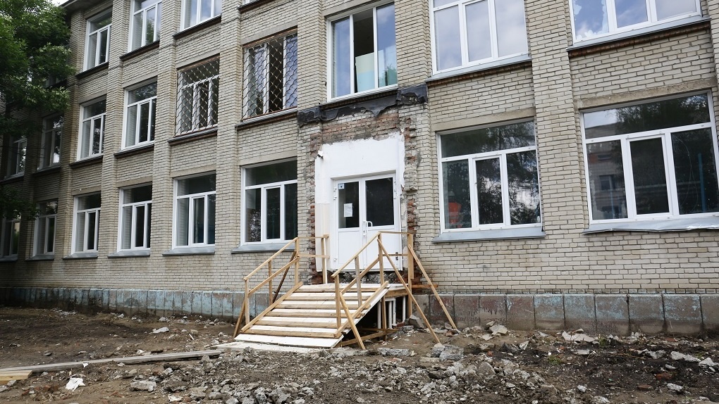 Школу № 61 капитально ремонтируют в Новосибирске
