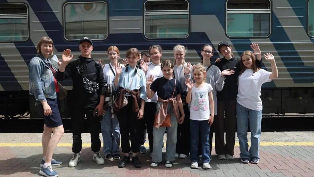 Виталий Хоценко: 70 юных устьишимцев отправились на отдых в «Артек»