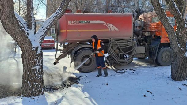 Омские дорожники прочистили почти 29 километров канав