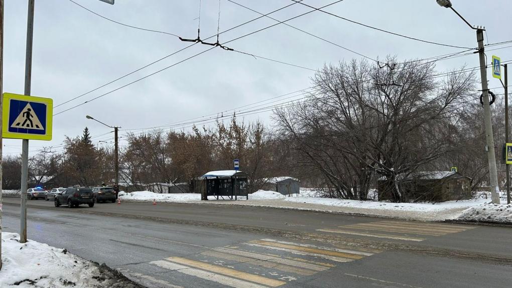 В Омске на пешеходном переходе сбили мальчика