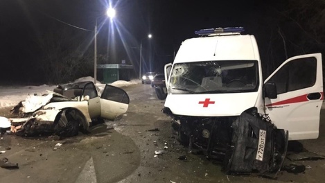 В больнице рассказали о состоянии медика скорой, пострадавшей в ДТП в Омске
