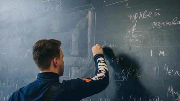 Губернатор Новосибирской области поздравил студентов с их праздником