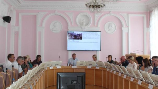 Омские вопросы: депутаты горсовета обсудили текущую работу муниципальных предприятий