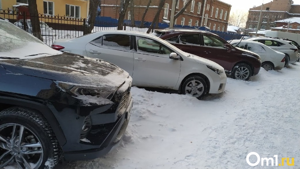 Самую большую зарплату в январе в Омске предложили автомеханику