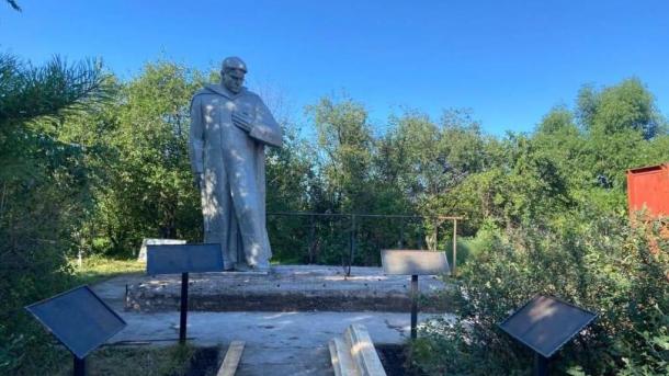 В Оконешниковском районе Омской области обновляют мемориал в честь героев войны