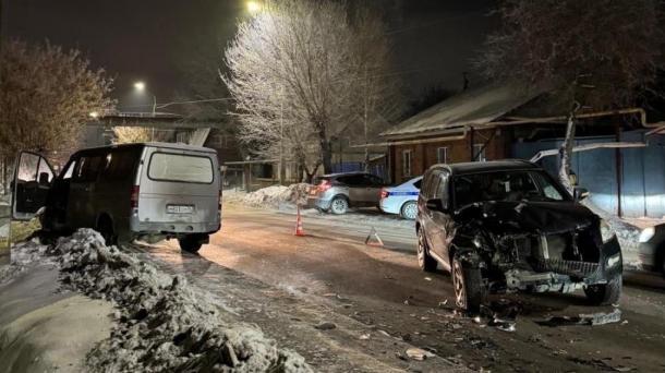 Стало плохо за рулём: омич устроил двойную аварию и умер