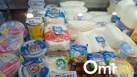 В Омске зафиксировали падение цен на первостепенные продукты