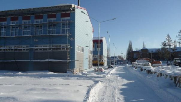 В Омской области у строящейся школы появилось светодиодное освещение