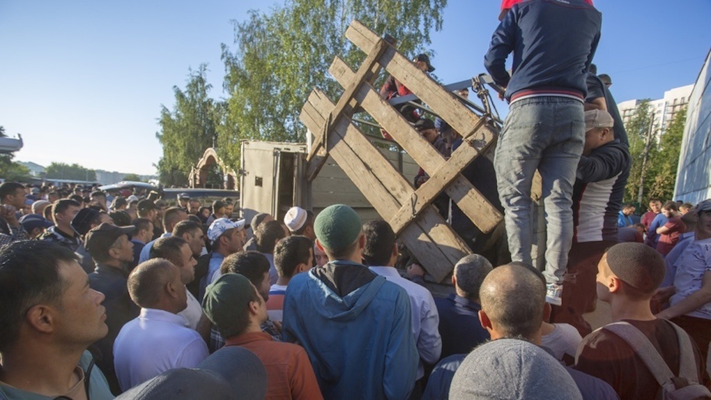 Курбан-байрам 2022: тысячи мусульман в Новосибирске готовятся к жертвоприношению