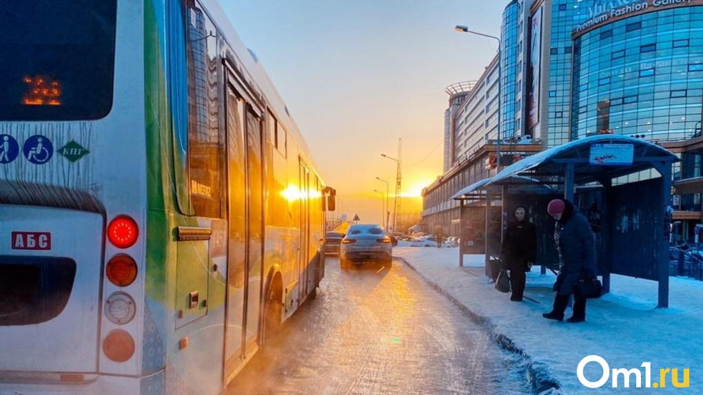 В Омске обновят 12 остановок общественного транспорта: список адресов