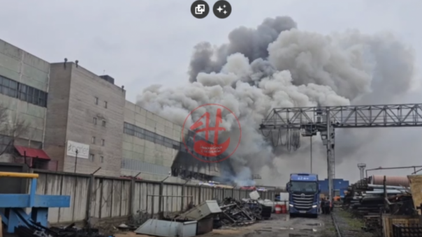 Роспотребнадзор проверил воздух после пожара на складе в Новосибирске