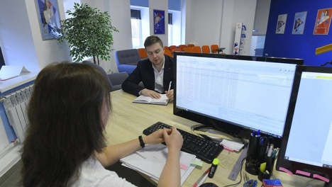 Работа есть: в Омске ищут перспективных специалистов для работы на производстве