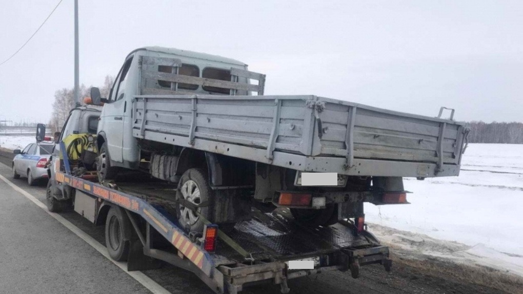 Омские инспекторы ДПС вышли на сплошные проверки грузовиков после обвинения в поборах