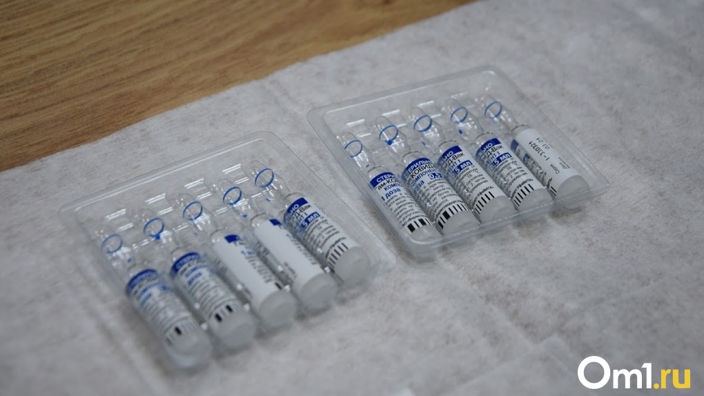 За сутки в Омске вакцинировались почти две тысячи человек