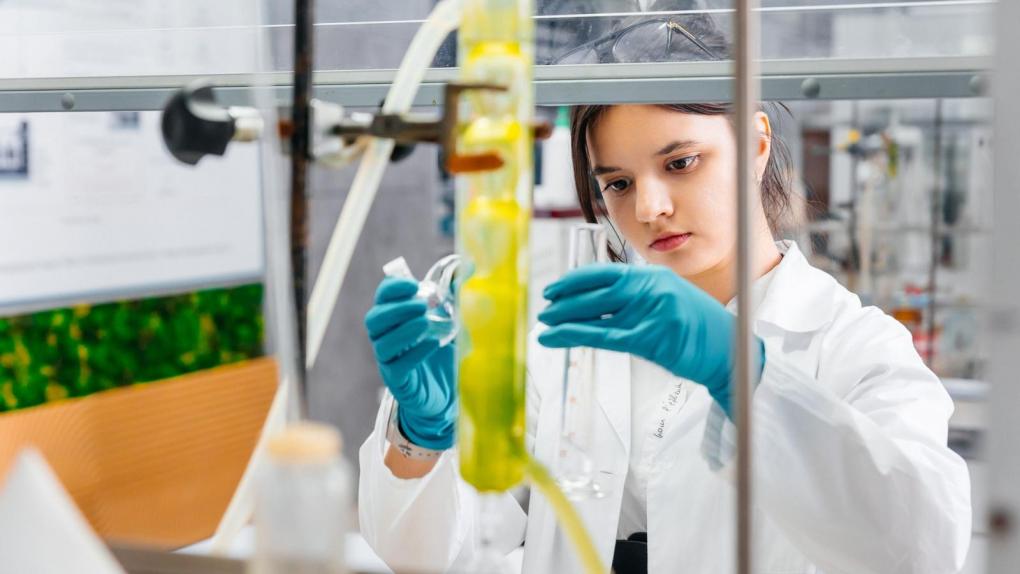 Омские абитуриенты могут получить образование химика в Томском политехническом университете
