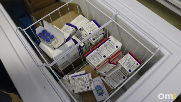 Более 337 тысяч комплектов вакцины от коронавируса осталось в Новосибирской области