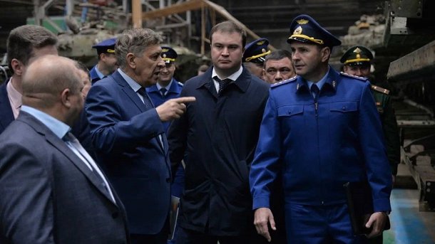 Замгенпрокурора РФ Демешин и Виталий Хоценко посетили «Омсктрансмаш»