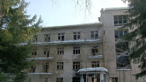 Самое страшное место России: в сеть попали жуткие фото разрушенного новосибирского санатория Речкуновский