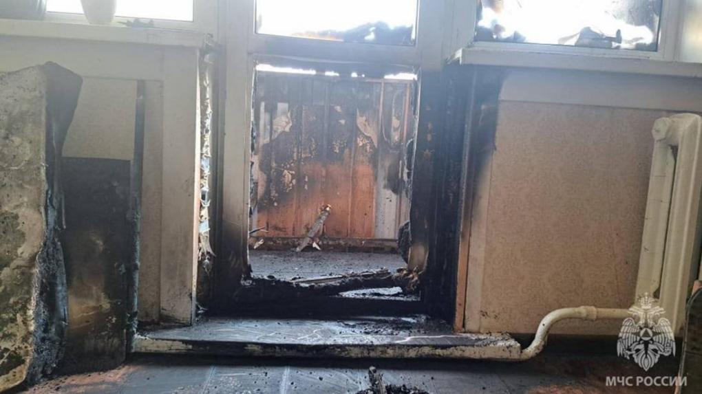 10-летнего мальчика вытащили из горящей квартиры в Новосибирске