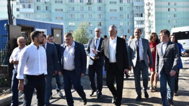 Две новые поликлиники в Октябрьском районе Новосибирска примут сто тысяч человек