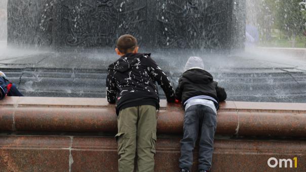 В Омске начал работать ещё один большой фонтан