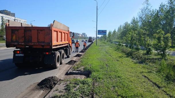 Мэр Омска Шелест сообщил о вывозе 1 629 тонн грунта с начала весенней уборки