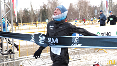 Беги и смотри. В Омске прошёл Рождественский международный полумарафон
