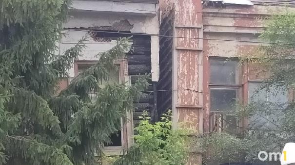 Столетний дом сдают в аренду дешевле, чем машино-место в центре Омска