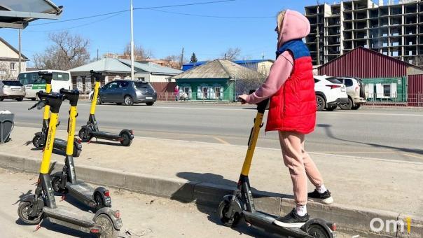 В Омске более 100 горожан пострадало от электросамокатов