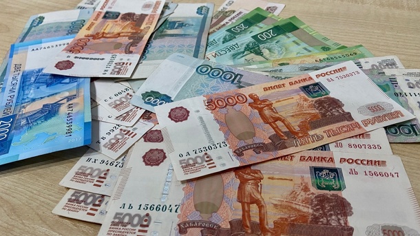 Омские школы получат 40 миллионов на «советников по патриотизму»