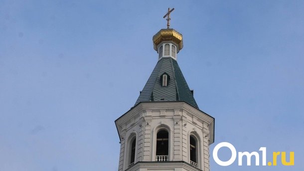 Жена обвинённого в педофилии омского священника предположила, кто мог подставить её супруга