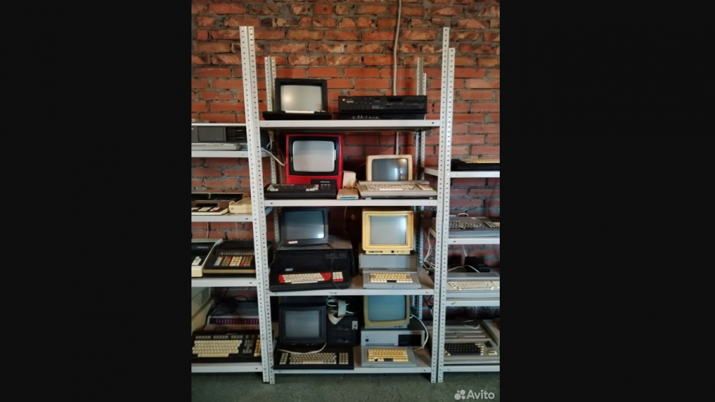 Омич продаёт коллекцию ретро-компьютеров СССР за миллион рублей